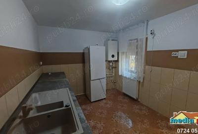 Casa cu curte de inchiriat pe termen lung Pia?a Centrala, ideala ?i pentru birouri - 11