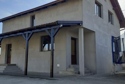 Casă cu 3 camere în Central - 2