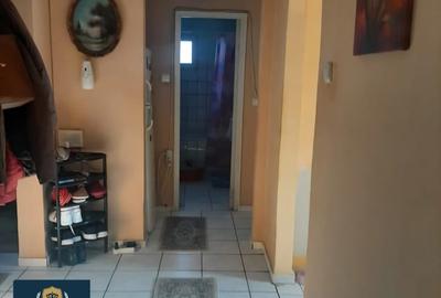 Apartament cu 3 camere decomandat în Micro IV - 2