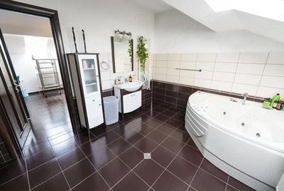 Casă cu Teren 875 Mp în Central - 10