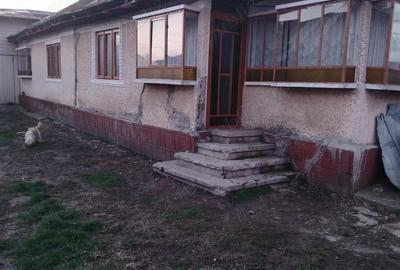 Casa batraneasca plus teren - 1