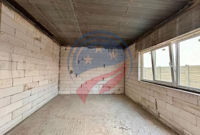 Casă individuală cu 10 camere cu Canalizare în Malu Mare - 24