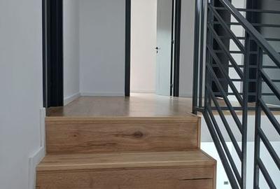 Casă cu 4 camere cu Teren 200 Mp în Central - 11