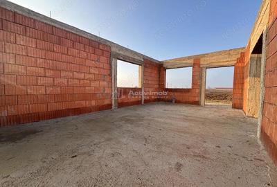 Casă cu Teren 560 Mp în Tărian - 4