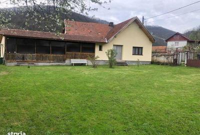 Casă cu 4 camere cu Teren 150 Mp în Brănișca - 1