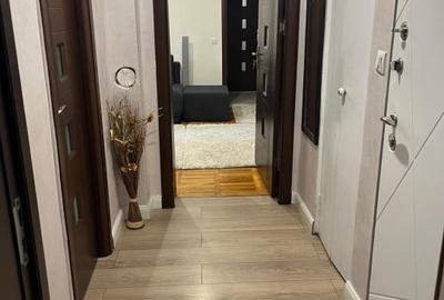 Apartament cu 2 camere semidecomandat, mobilat în 1 Mai - 9