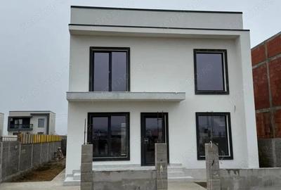Casă cu Teren 350 Mp în Malu Mare