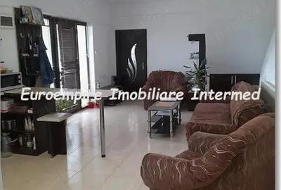 Apartament cu 3 camere decomandat în Anda - 4