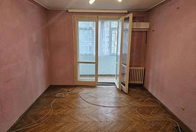 Apartament cu 3 camere semidecomandat în Costin Georgian - 1