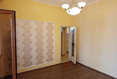 Apartament cu 3 camere semidecomandat în P-ța Unirii - 2