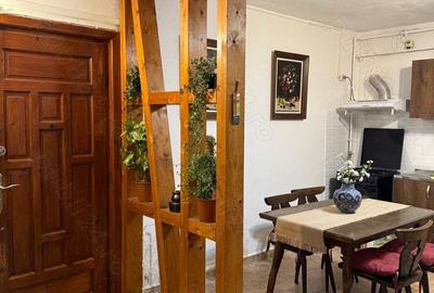 Proprietar inchiriez apartament 3 - 7