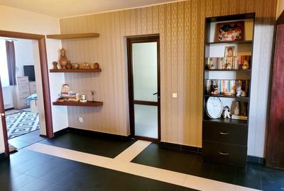 Inchiriez apartament cu 3 camere - 4