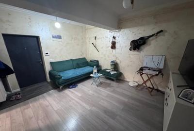 Apartament cu 2 camere decomandat în Far