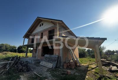 Casă cu 5 camere cu Teren 700 Mp în Șura Mare