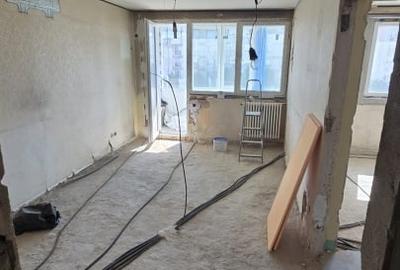 SE VINDE APARTAMENT PREGATIT PENTRU RENOVAT 2 CAMERE CONF. 1  iANCUULUI METROUL - 3