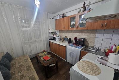 Resita, Garsoniera Mobilata Utilata, Parter, Calea Caransebe - 14