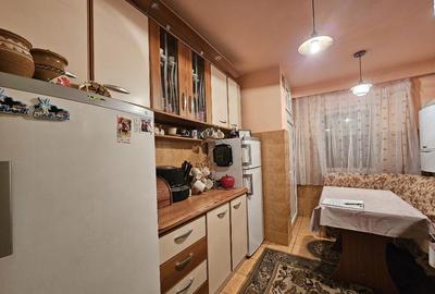 Apartament 4 camere,2 bai,2 balcoane,etaj 2 - 1