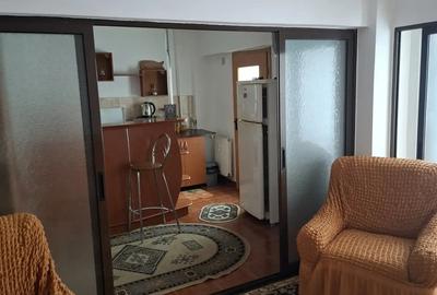 Apartament cu 2 camere semidecomandat în Rovine