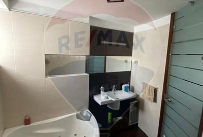Apartament cu 3 camere decomandat în Est - 4