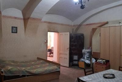 Apartament 2 camere la curte comuna, central, Str. Tudor Vladimirescu nr 25 - 4