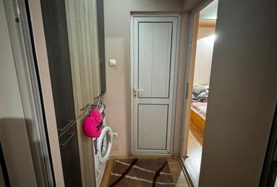 Apartament cu 2 camere semidecomandat, mobilat în Central