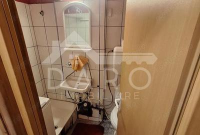 Apartament cu 2 camere decomandat în Rovinari
