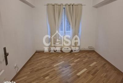 Apartament cu 3 camere decomandat în Micro 8 - 14