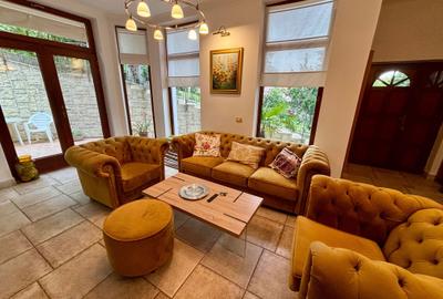 Casă cu 4 camere în Central - 3