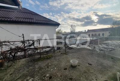 Casă cu 5 camere cu Teren 500 Mp în Făgăraș - 2