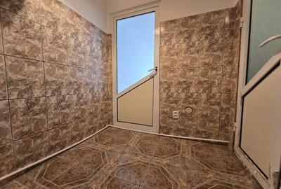 CET - Garsoniera | piata Cet | libera | etaj 3 - 9