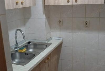 Proprietar, inchiriez apartament cu o camera in zona ?agului langa Mall - 3