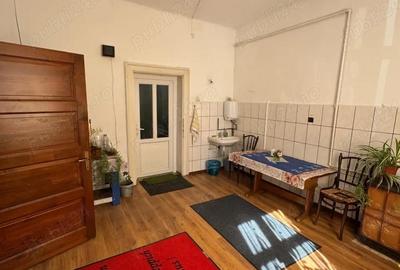 Spațiu comercial, de 36 mp, în Central - 1