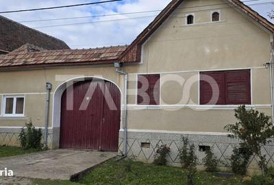 Casă cu 3 camere cu Teren 160 Mp în Câlnic - 1