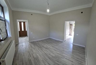 Casă cu 3 camere cu Canalizare în Crângași - 1