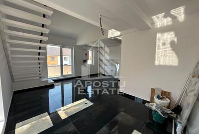 Penthouse cu scara interioara, 3 camere si 2 bai, disponibil imediat. - 1