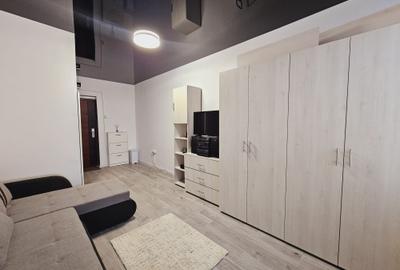 Garsoniera cu grup sanitar propriu, zona Port, renovata, mobilata, libera ! - 4