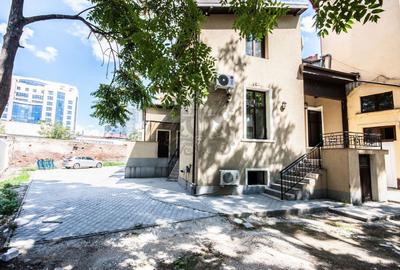 Casă cu 8 camere cu Canalizare în Mărășești - 4