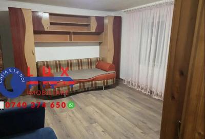 Apartament cu 3 camere decomandat în Babadag