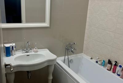 Apartament cu 2 camere decomandat în Vatra Luminoasă