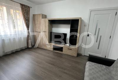 Apartament cu 3 camere semidecomandat, mobilat în Mihai Viteazul