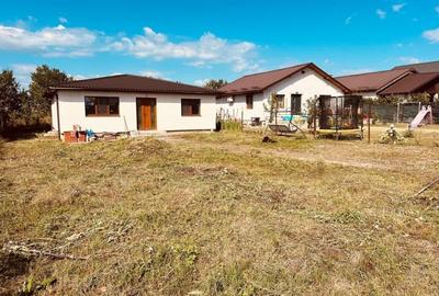 Casă cu 4 camere cu Canalizare în Mocira - 3