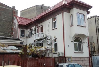 MOȘILOR - VILĂ DE ÎNCHIRIAT- 9 CAMERE- PENTRU BIROURI, CLINICA, AFTER SCHOOL - 13