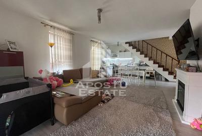 Jumatate de duplex  cu 4 camere si 2 bai, decomandat situat in Utvin - 3
