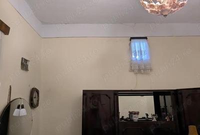 Casă cu 4 camere în Central - 2