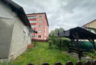 Casă individuală cu 3 camere cu Canalizare în Central - 2