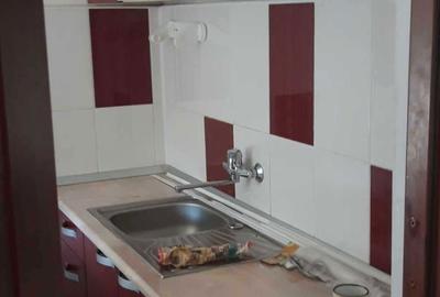 Apartament cu 3 camere semidecomandat în Central - 4