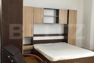Apartament cu 3 camere semidecomandat în Central - 3
