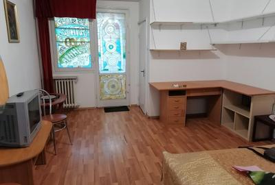 Garsonieră semidecomandată în Titan