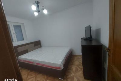 Apartament cu 3 camere decomandat în Micro 6 - 8