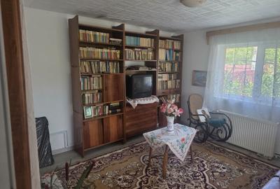 Casă cu 4 camere în Central